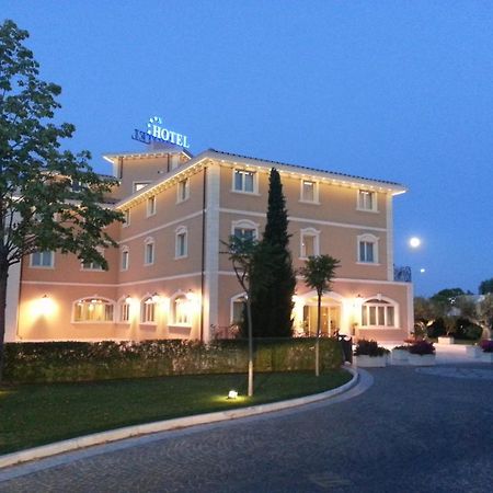 Hotel Villa Michelangelo Citta Sant'Angelo Zewnętrze zdjęcie