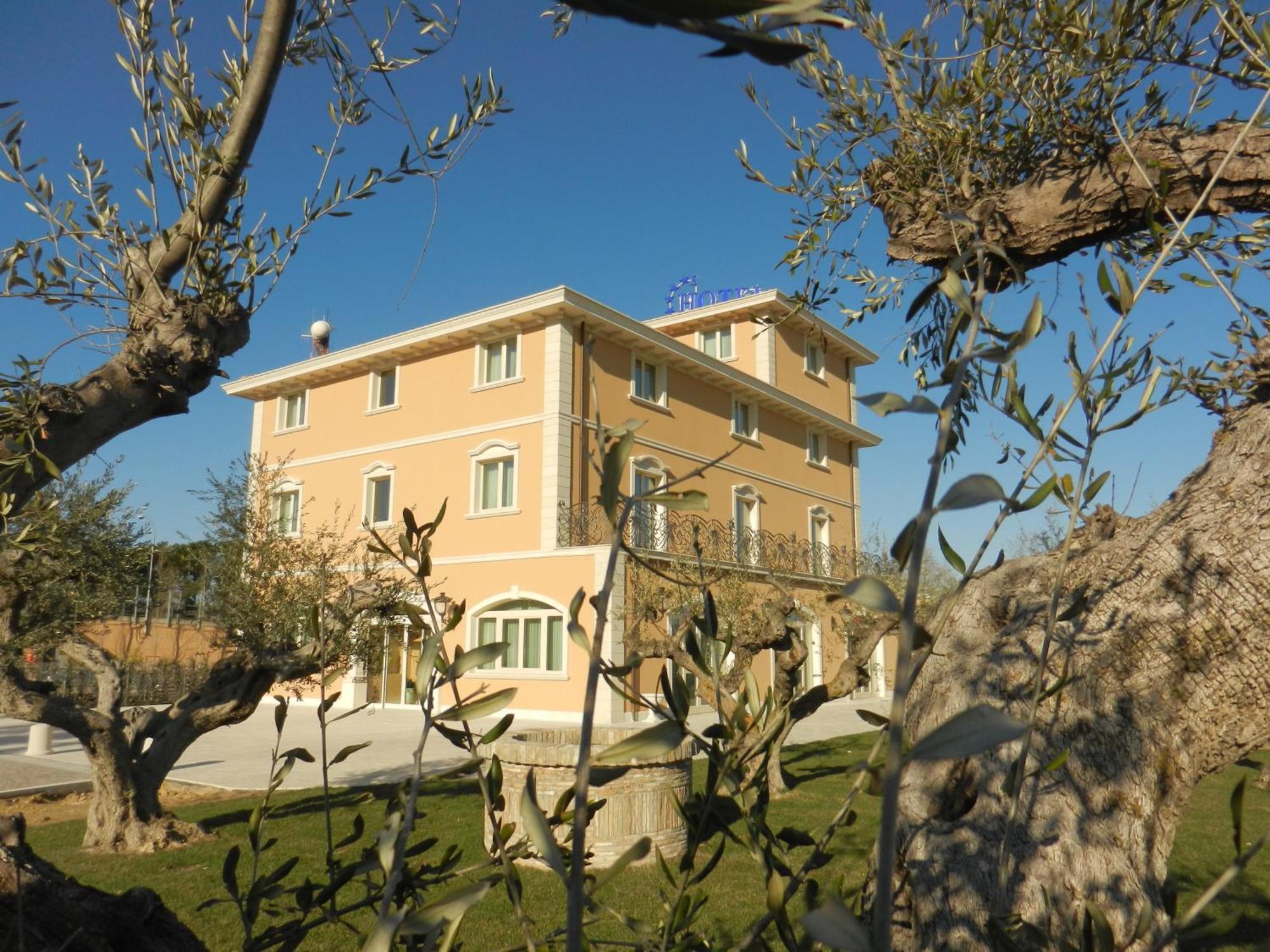 Hotel Villa Michelangelo Citta Sant'Angelo Zewnętrze zdjęcie