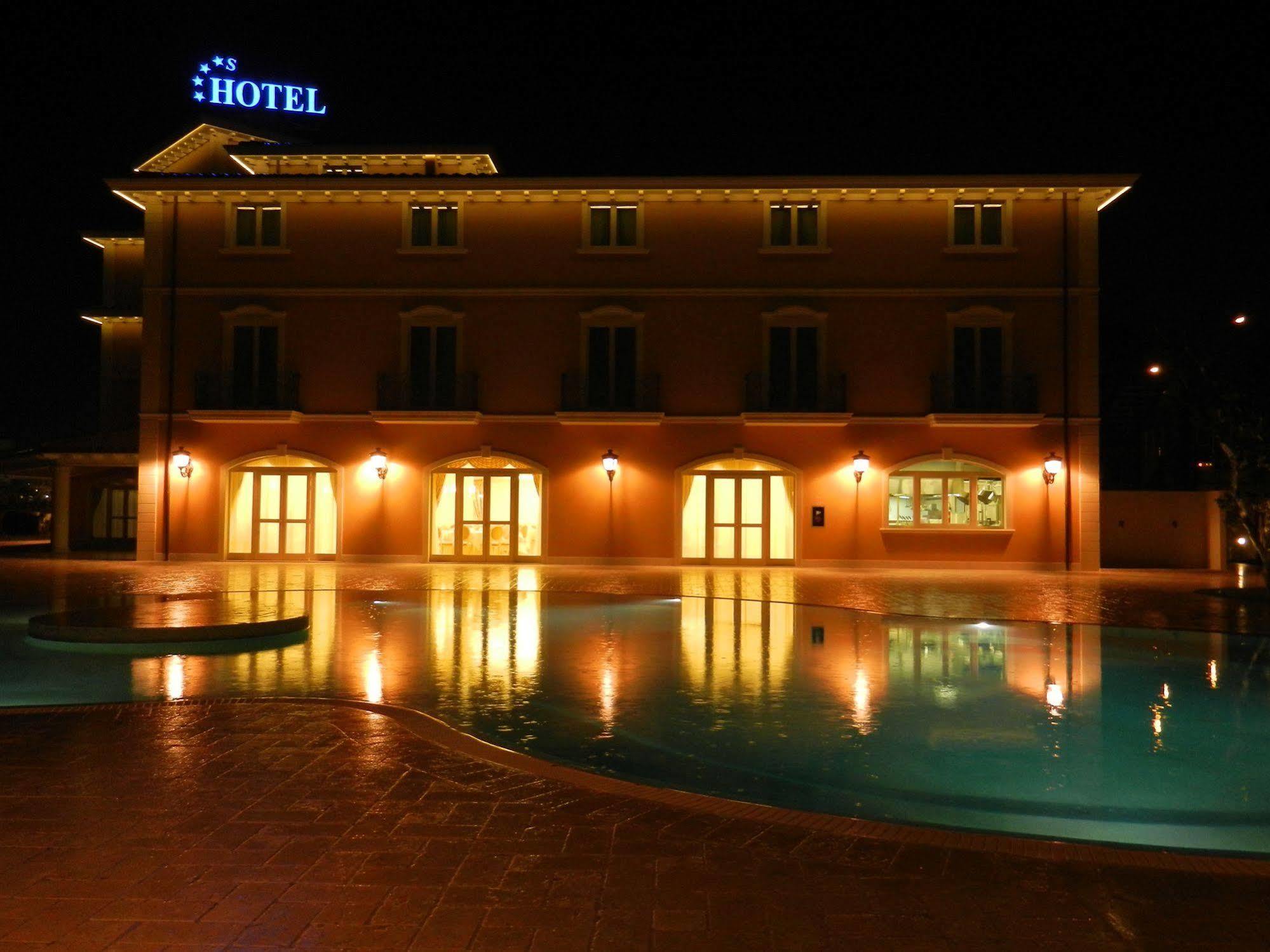 Hotel Villa Michelangelo Citta Sant'Angelo Zewnętrze zdjęcie